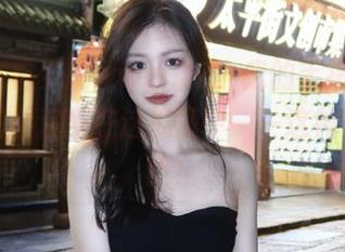 在首页刷www.17，我的手指不听使唤，完全沉醉在这瓜海中——这神奇的体验！