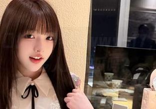 门口排队等着进www.17，真有那么多人想吃瓜吗？