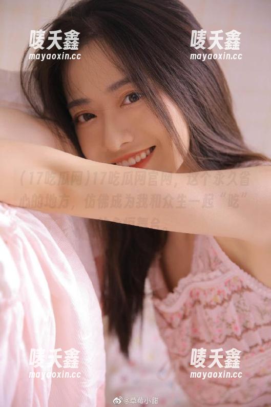 17吃瓜网 17吃瓜网官网,这个永久省心的地方,仿佛成为我和众生一起“吃”的永恒舞台。