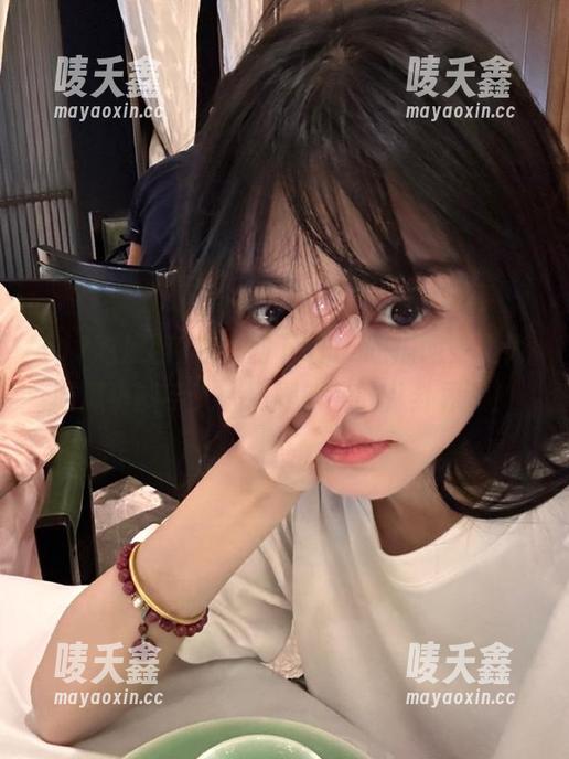 17吃瓜网 在官网下载17吃瓜网,成为吃瓜小能手,快点刷新我的八卦界限!