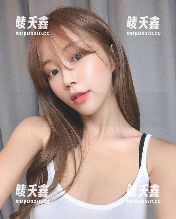 不小心滑入“51吃瓜”网页的社区入口，果然是个欢乐的摊位！