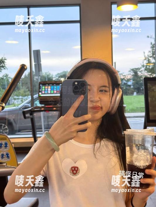 51吃瓜 首页网红一早起来就被51吃瓜抖了一遍,今天的追踪工作请给我一波点赞!
