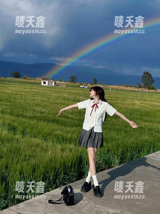 51吃瓜中心 “51吃瓜中心”:直达八卦热点,快被瓜砸到面瘫了么?