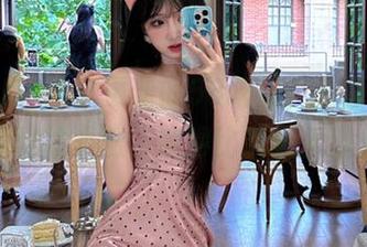 永久更新的58吃瓜，里面的热度蹭蹭往上涨，演得比我还入戏。