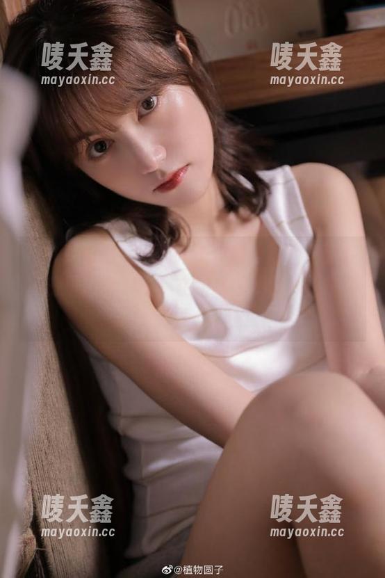 91吃瓜网 登录91吃瓜网,让我不断在瓜田里徘徊,像是在纠结要不要站出来发声。