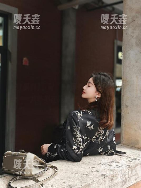 91黑料 下载“91黑料”吃瓜网,所有八卦都在等着你来剖析啊!