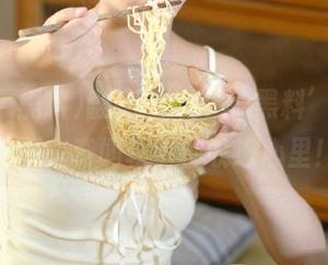 翻翻‘www.黑料’网页，把那些奇闻轶事都收进心里！