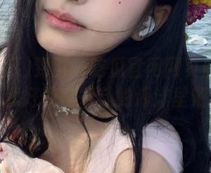 到五一吃瓜官网网页版地址上逛，就好像在八卦的海洋里畅游！