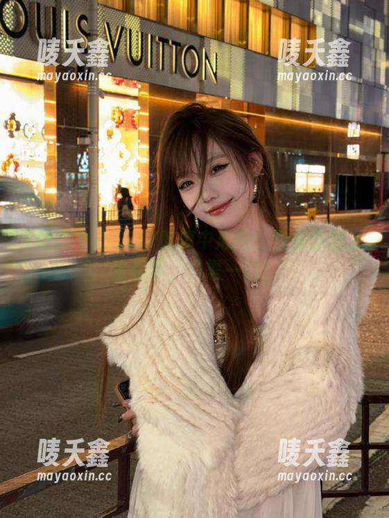 517吃瓜中心网：导航你的人生趣事，只需一戳！