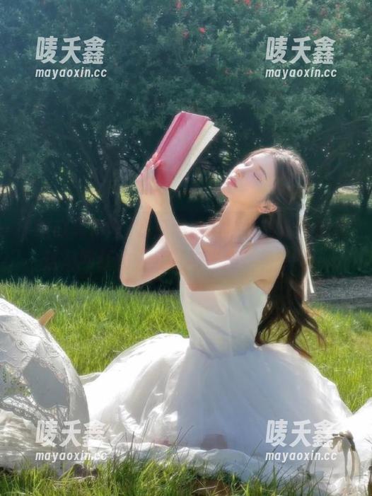 吃瓜黑料网 吃瓜黑料网独特视角,观看这场网红的“红”与“黑”争夺战!