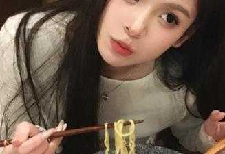 首页的国产吃瓜，边吃边追剧，简直就是两全其美～