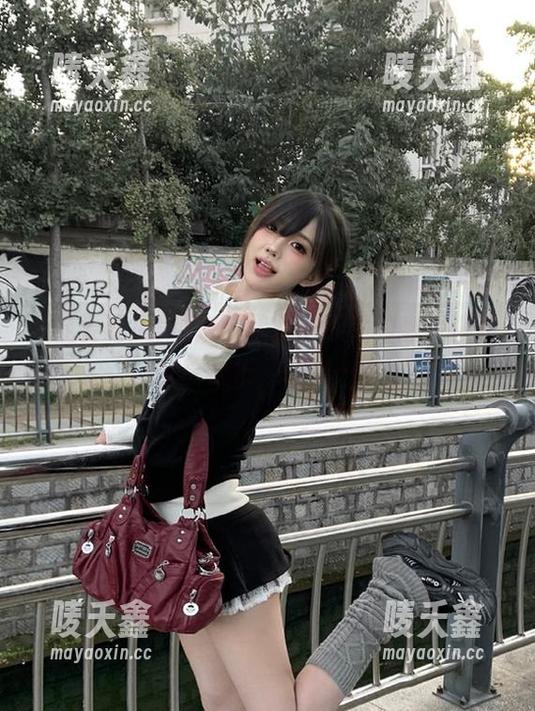 我要吃瓜 锁定“我要吃瓜”的幽默视频,分享快乐,轻松一刻!
