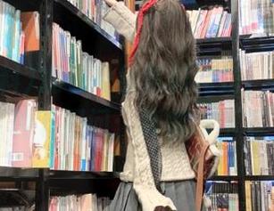 观看明星黑料网站，心里默默种下疑问：真假难辨呢