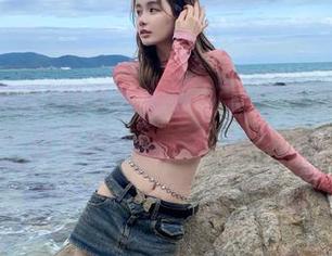 翻车的明星们，你的幽默饥渴了吗？快下载“明星黑料”网站吧！