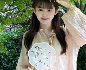 “门后在线的黑料不打烊668.su，似乎每个碎片都在低语，让人忍不住驻足。“