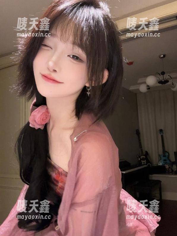 轻松点开“黑料不打烊”首页，感受那份弥漫的八卦气息，就像上了瘾一样！