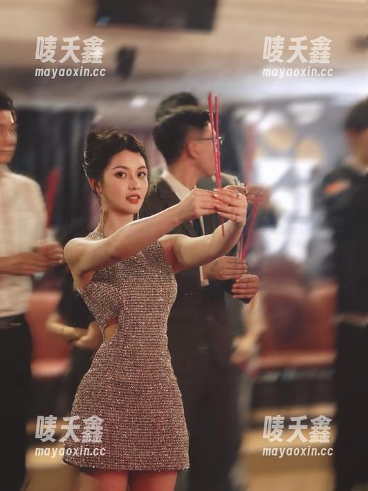 打开“黑料吃瓜不打烊”网页，免费从此无法自拔～