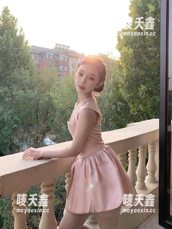 黑料正能量官网，给你不一样的花式八卦服务，蹭热度妥妥的！
