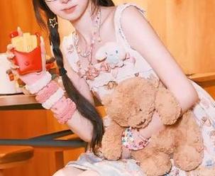 黑料社网站：一不小心就被闪光点照射的地方